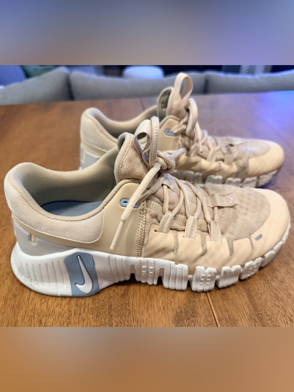 Women’s Nike Meticon Sneakers Cream